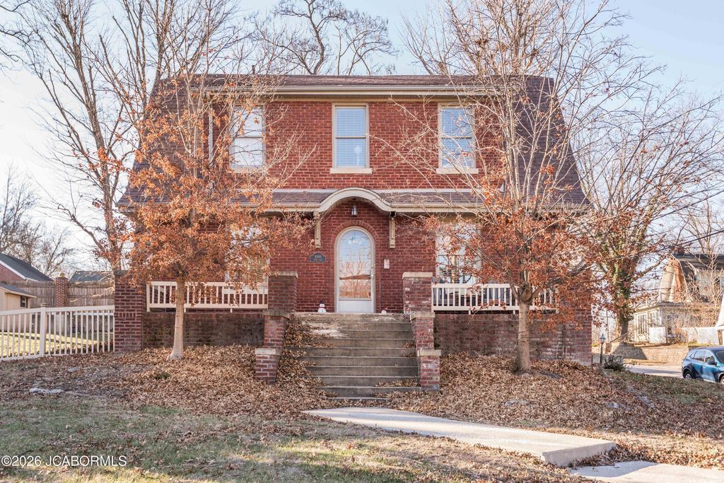 1000 MOREAU DRIVE, Jefferson City, MO 65101