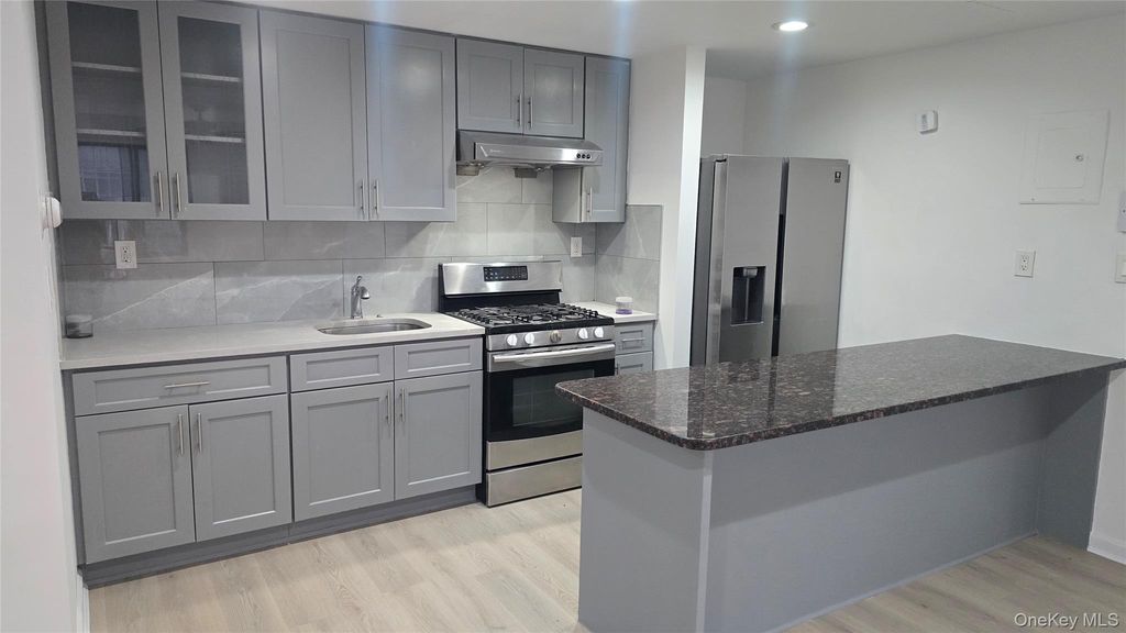 132-18 Avery Avenue 1A, Flushing, NY 11355 — photo 3