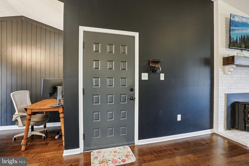 Image 10 of property listing at 1307 JERVIS SQ, Belcamp, MD 21017