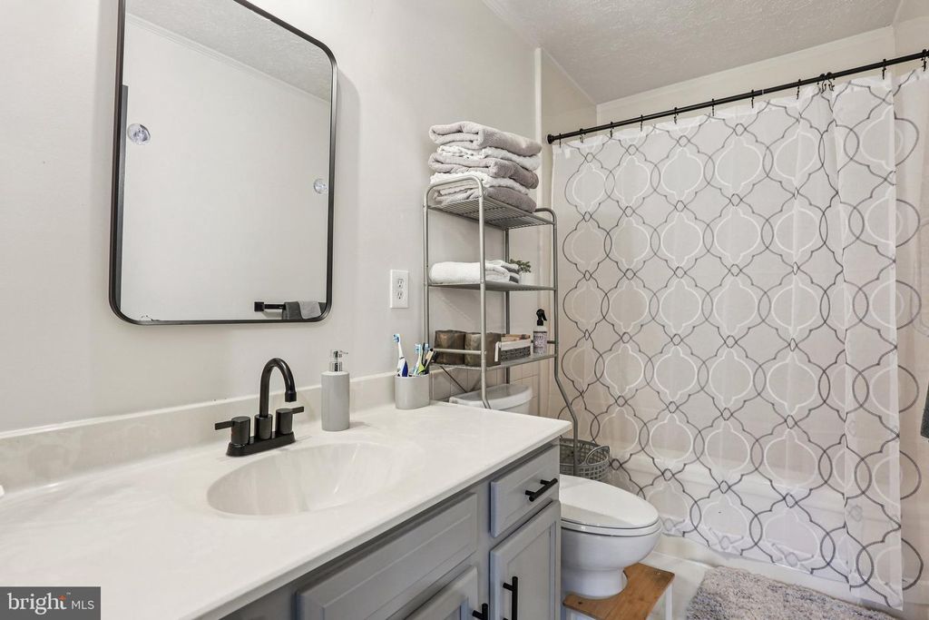 Image 12 of property listing at 1307 JERVIS SQ, Belcamp, MD 21017