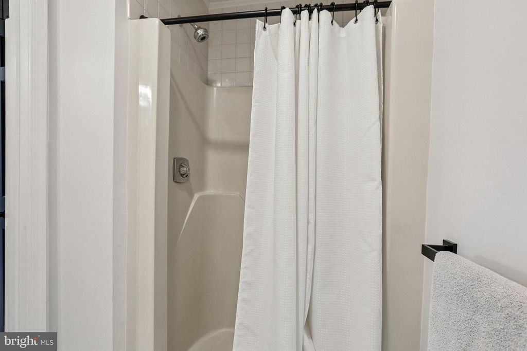 Image 19 of property listing at 1307 JERVIS SQ, Belcamp, MD 21017