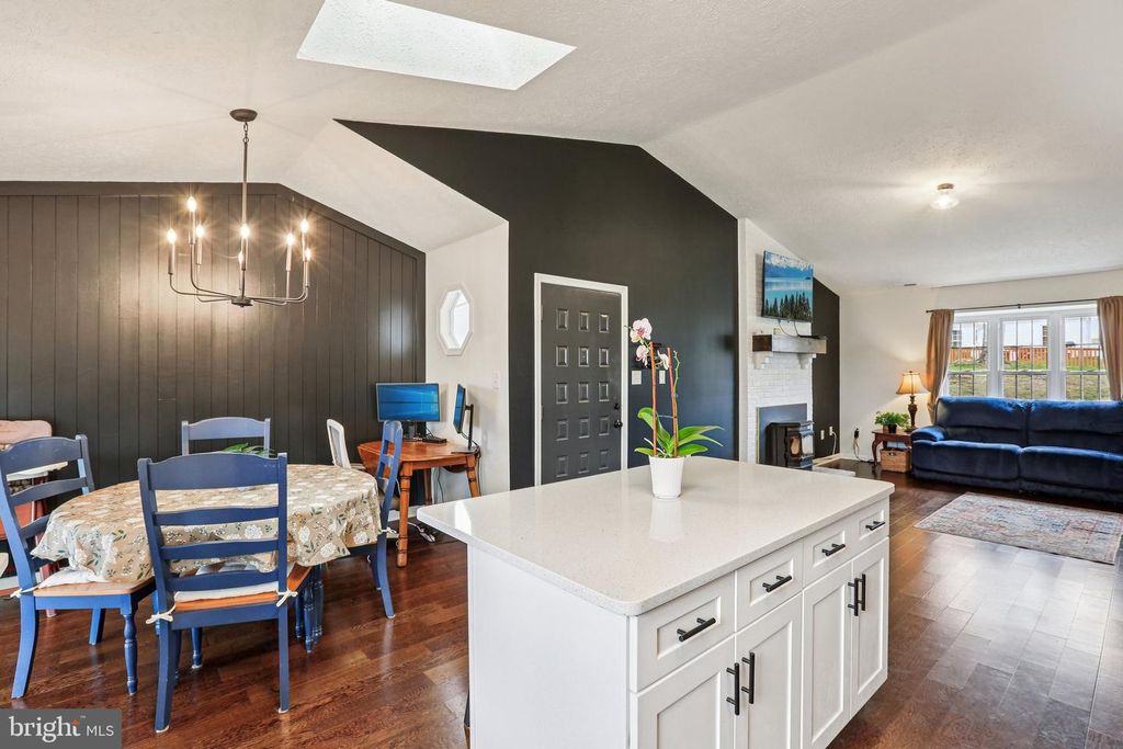 Image 6 of property listing at 1307 JERVIS SQ, Belcamp, MD 21017