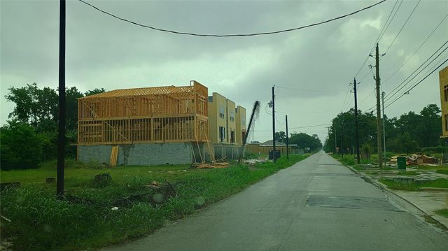 4521 Golden Forest Drive, Houston, TX 77091