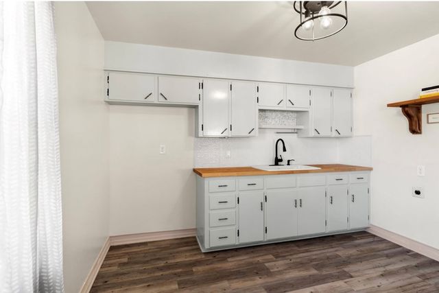 806 Saunders, Coahoma, TX 79511