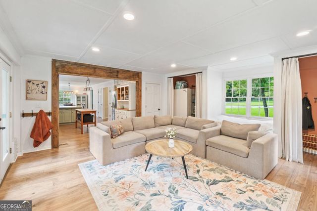 4485 Forest Green Drive, Sugar Hill, GA 30518