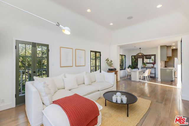 5767 Tuxedo Terrace, Los Angeles, CA 90068