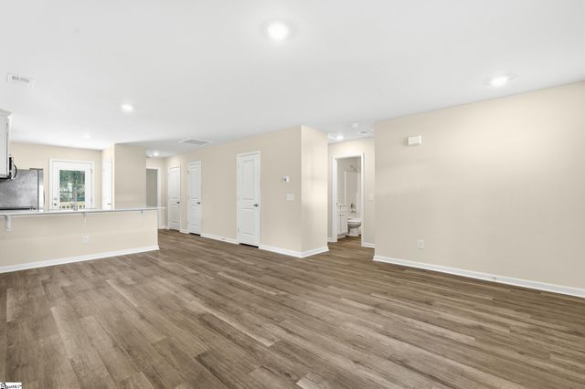 7 Iola Street, Greenville, SC 29611