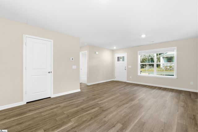 7 Iola Street, Greenville, SC 29611