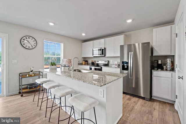 102 HEMPHILL ST, Stephens City, VA 22655