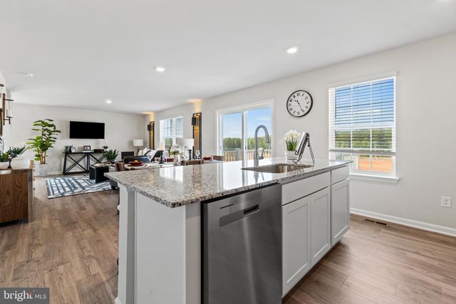 102 HEMPHILL ST, Stephens City, VA 22655