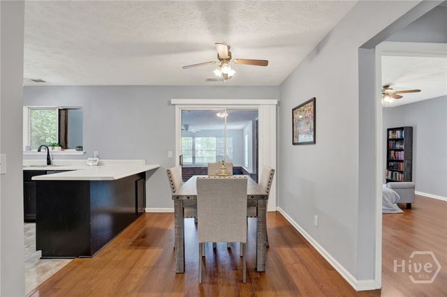 41 Whippoorwill Lane E, Richmond Hill, GA 31324