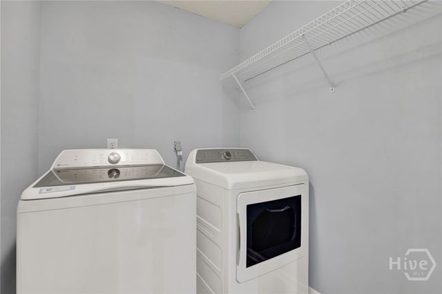 41 Whippoorwill Lane E, Richmond Hill, GA 31324