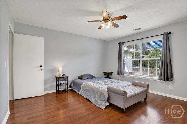 41 Whippoorwill Lane E, Richmond Hill, GA 31324