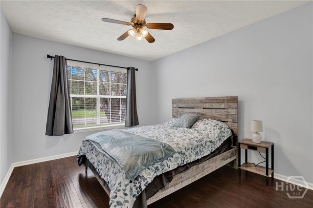 41 Whippoorwill Lane E, Richmond Hill, GA 31324