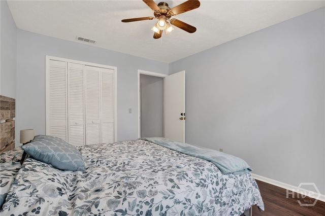 41 Whippoorwill Lane E, Richmond Hill, GA 31324