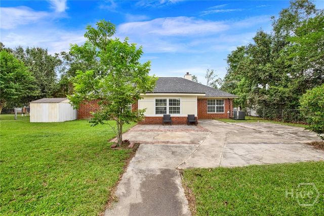 41 Whippoorwill Lane E, Richmond Hill, GA 31324