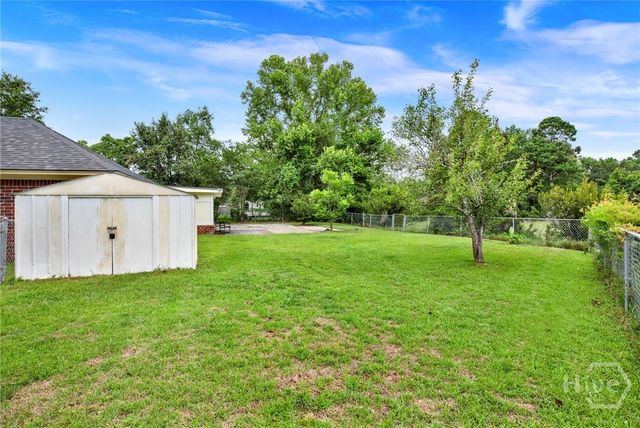 41 Whippoorwill Lane E, Richmond Hill, GA 31324