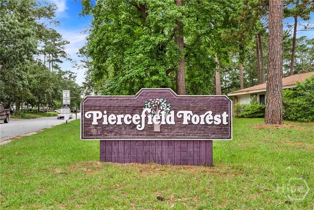 41 Whippoorwill Lane E, Richmond Hill, GA 31324