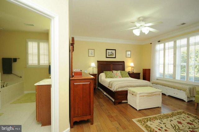 20594 GOLDEN RIDGE DR, Ashburn, VA 20147