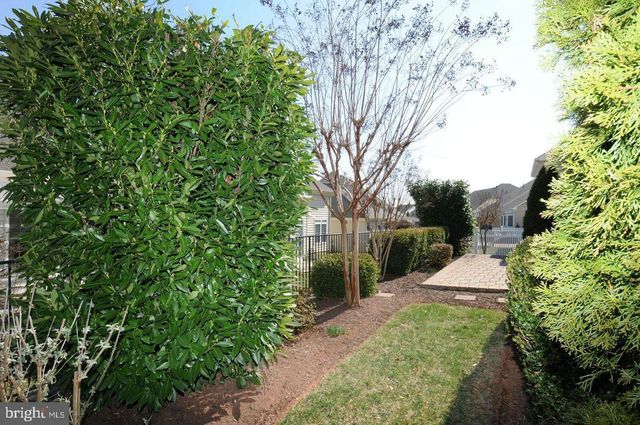 20594 GOLDEN RIDGE DR, Ashburn, VA 20147