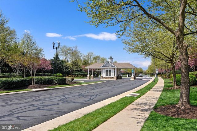 20594 GOLDEN RIDGE DR, Ashburn, VA 20147
