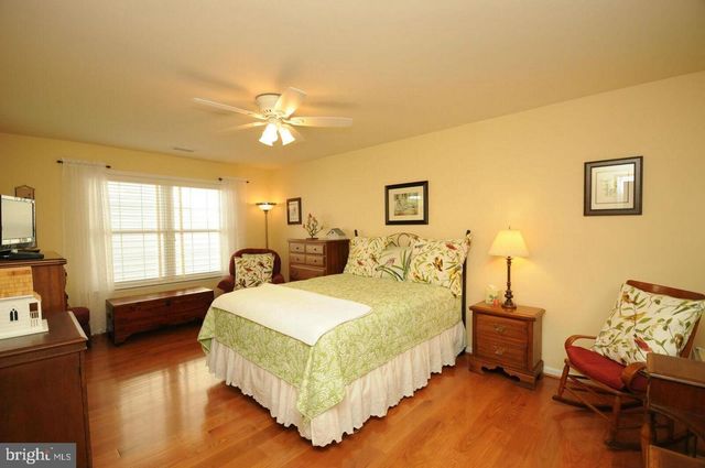 20594 GOLDEN RIDGE DR, Ashburn, VA 20147