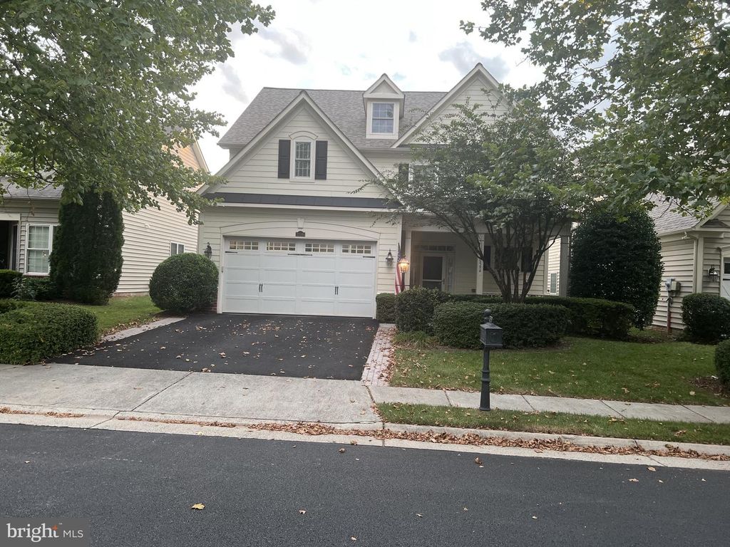 20594 GOLDEN RIDGE DR, Ashburn, VA 20147