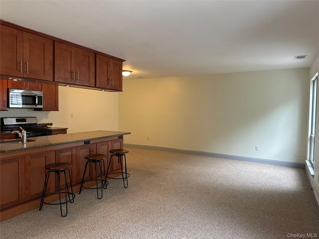 30 Homestead Vil Drive, Warwick, NY 10990
