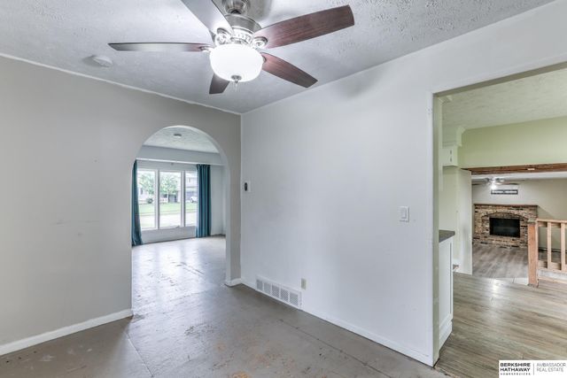 4929 S 106 Circle, Omaha, NE 68127