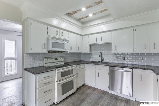 4929 S 106 Circle, Omaha, NE 68127