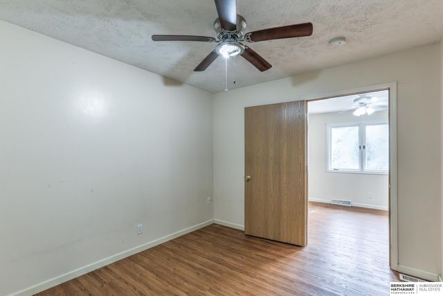 4929 S 106 Circle, Omaha, NE 68127