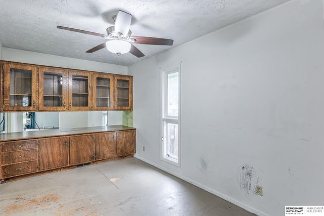 4929 S 106 Circle, Omaha, NE 68127