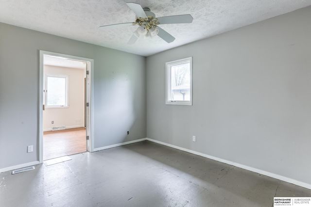 4929 S 106 Circle, Omaha, NE 68127
