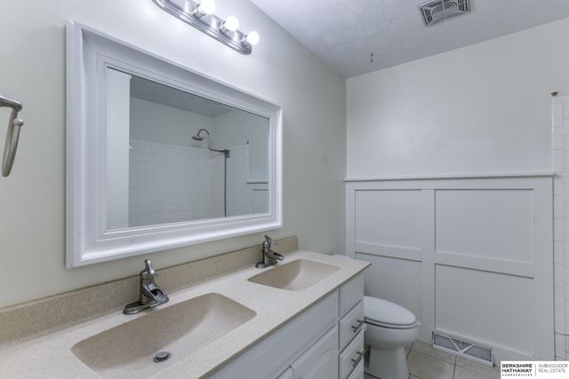 4929 S 106 Circle, Omaha, NE 68127