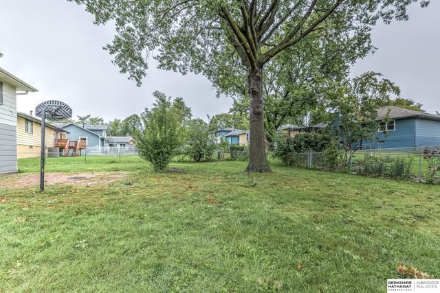 4929 S 106 Circle, Omaha, NE 68127