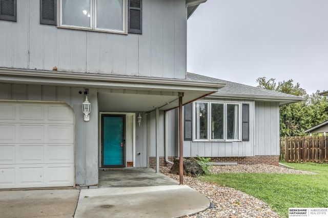 4929 S 106 Circle, Omaha, NE 68127