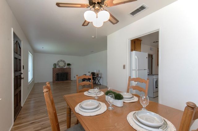 3086 E Holland Avenue, Fresno, CA 93726