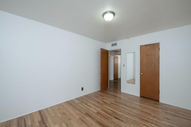 3086 E Holland Avenue, Fresno, CA 93726
