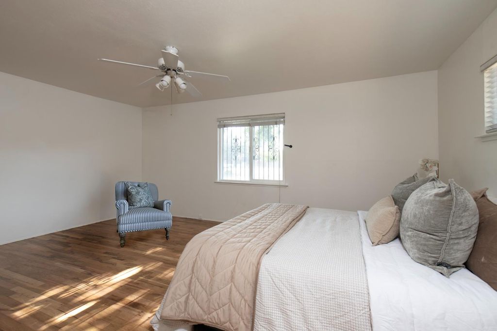 Image 18 of property listing at 3086 E Holland Avenue, Fresno, CA 93726
