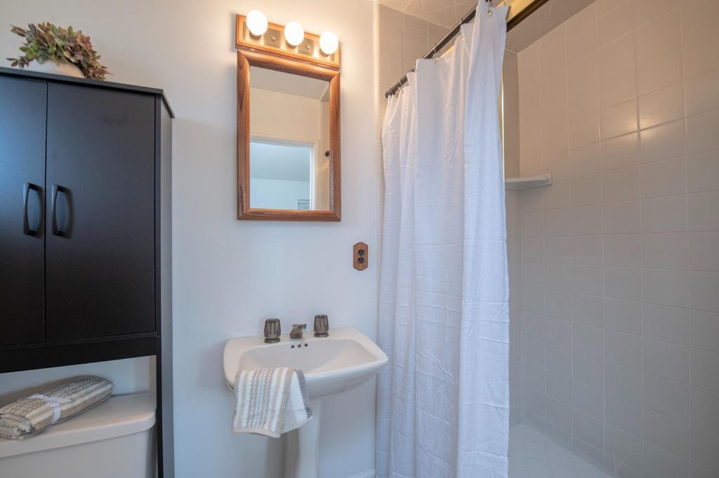 Image 20 of property listing at 3086 E Holland Avenue, Fresno, CA 93726