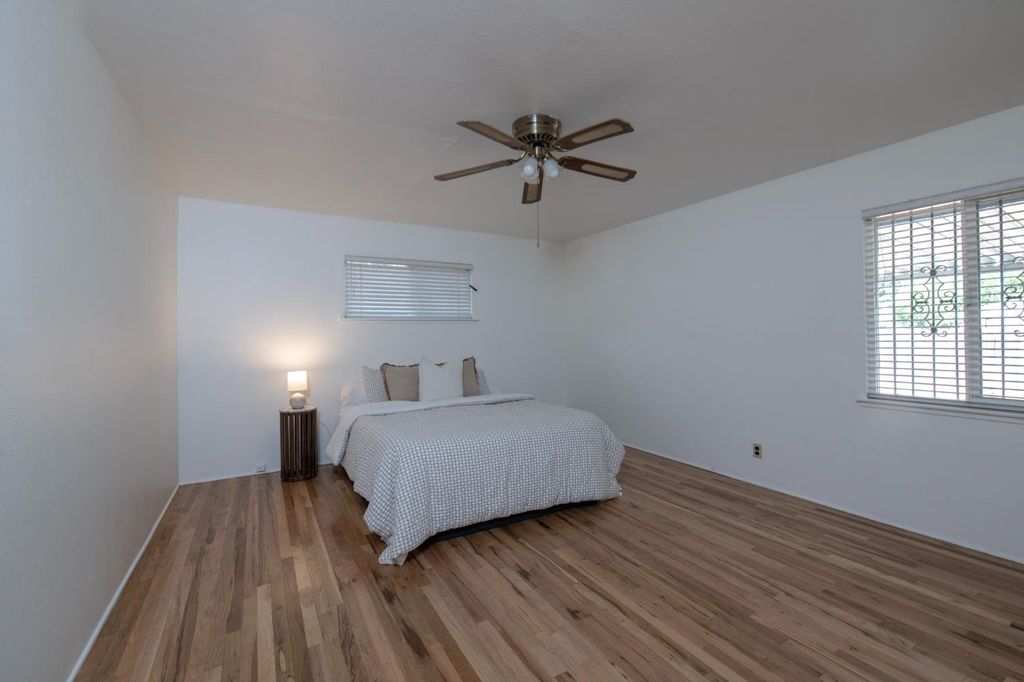 Image 24 of property listing at 3086 E Holland Avenue, Fresno, CA 93726