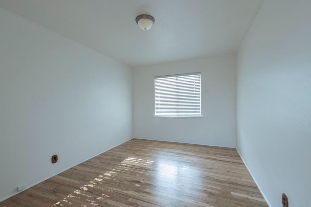 Image 29 of property listing at 3086 E Holland Avenue, Fresno, CA 93726