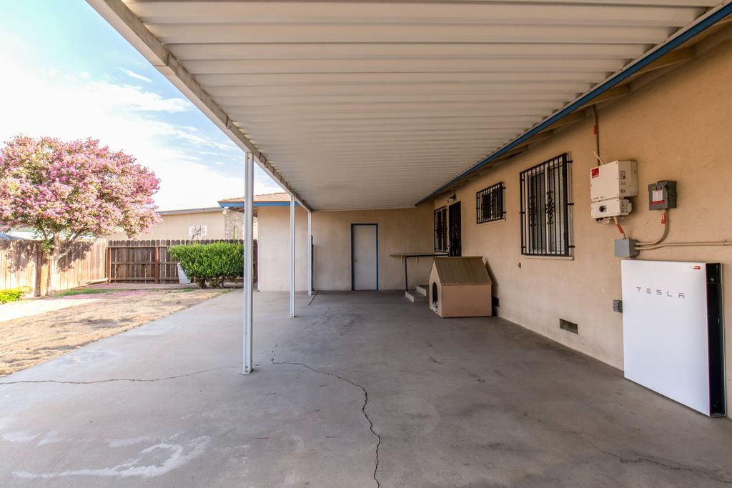 Image 30 of property listing at 3086 E Holland Avenue, Fresno, CA 93726
