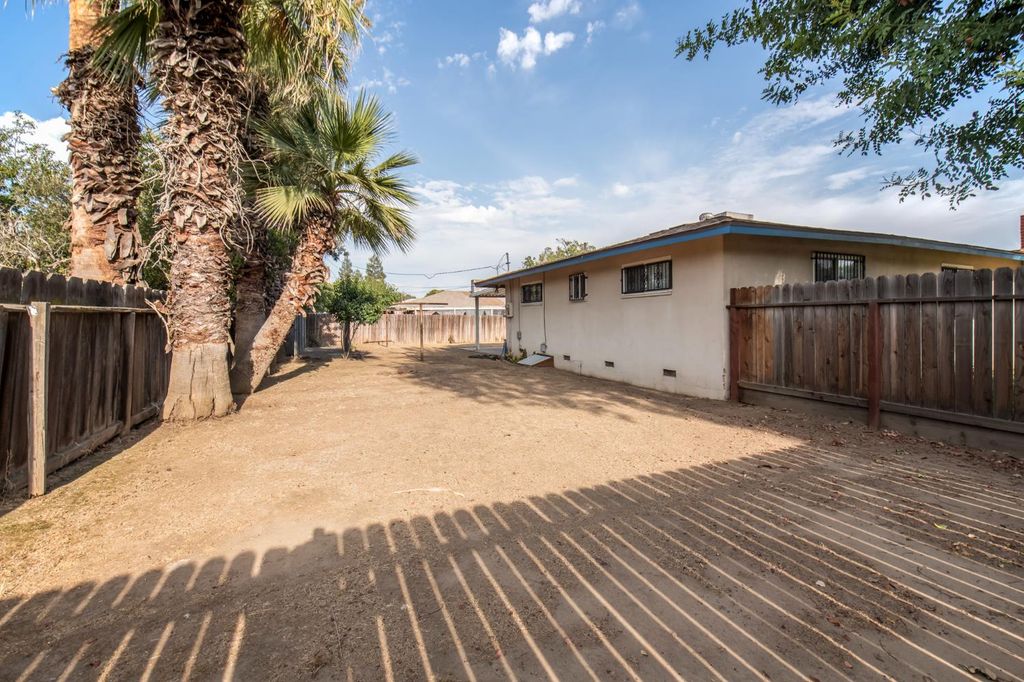 Image 32 of property listing at 3086 E Holland Avenue, Fresno, CA 93726