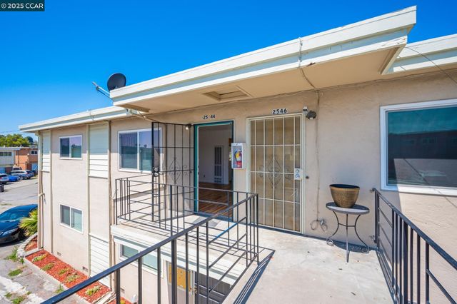 2544 Denning Ct, Castro Valley, CA 94546