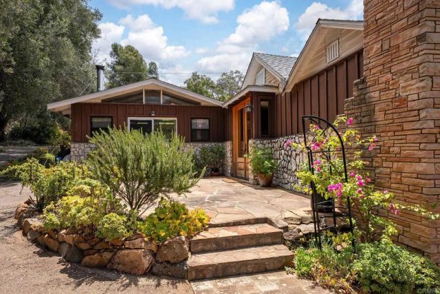 450 SUMMERHILL CT, Alpine, CA 91901