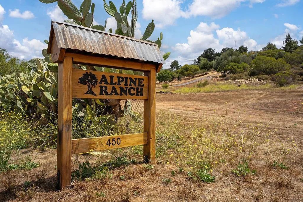 450 SUMMERHILL CT, Alpine, CA 91901