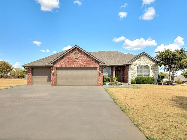 7903 Scotch Lane, Tuttle, OK 73089