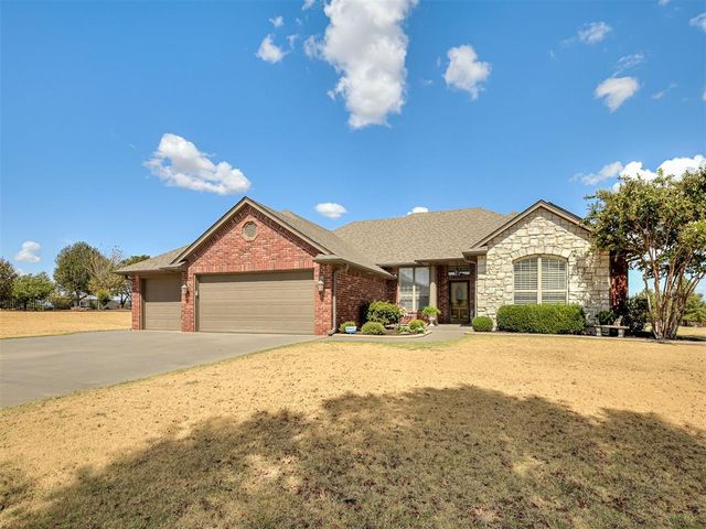 7903 Scotch Lane, Tuttle, OK 73089