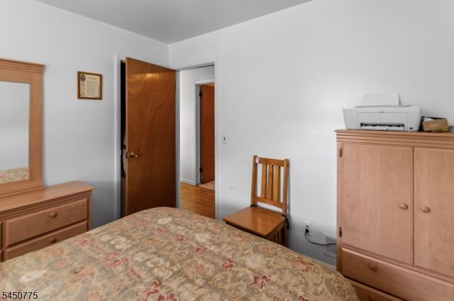 17 Stafford Dr, Wanaque Boro, NJ 07465